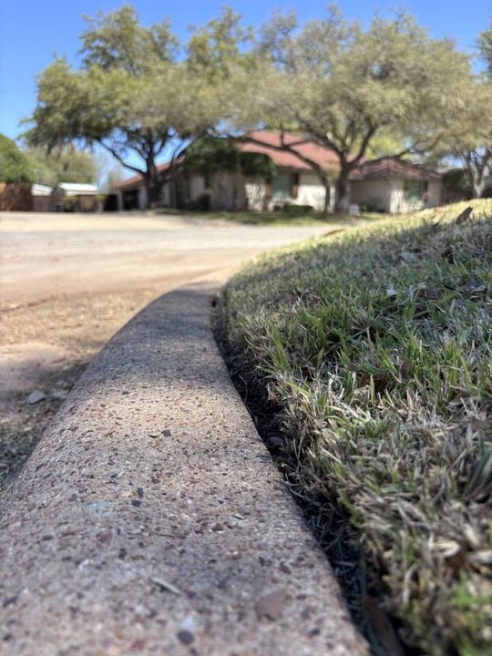 Edge Detail, weekly mow lawn service in Abilene, TX